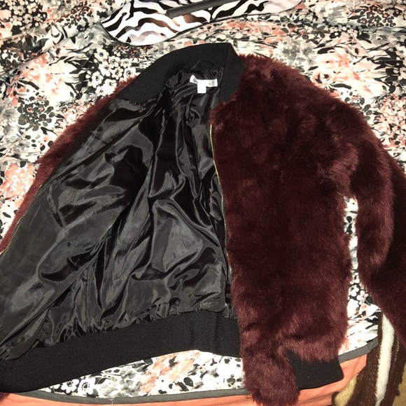 Fur burgundy jacket - Picture 2 of 3